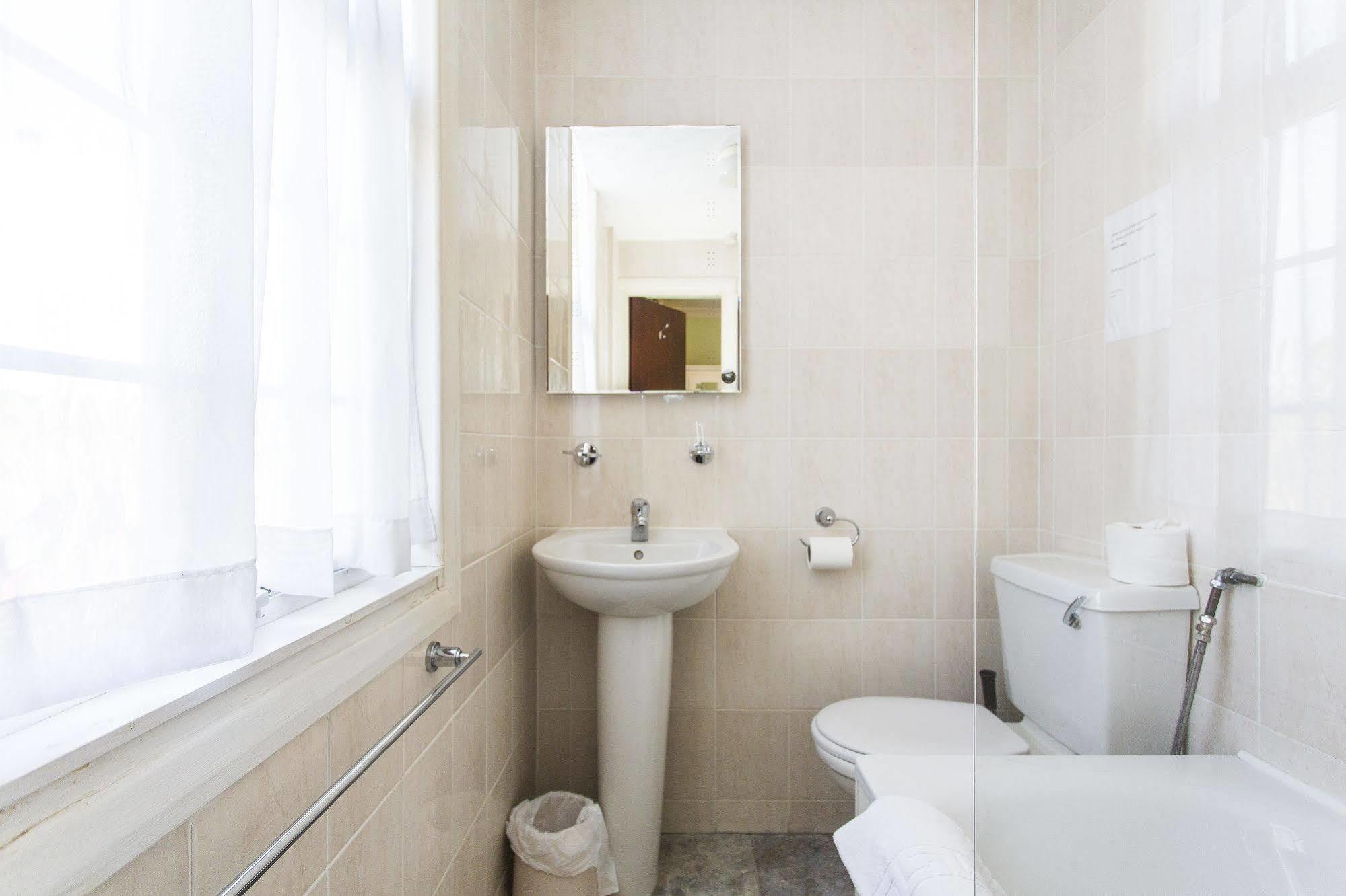 Oyo Ridgeway Hotel Chingford Ngoại thất bức ảnh